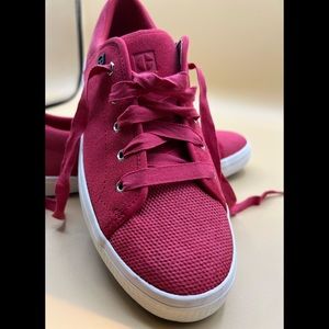 Caterpillar shoes for women